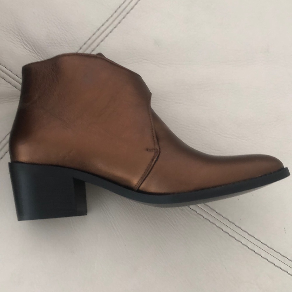 Shoes - Picture 2 of 3